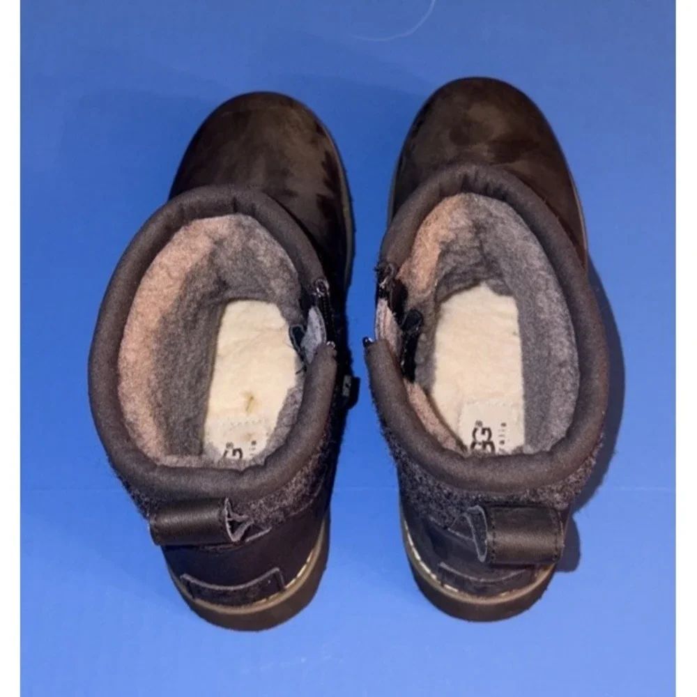Ugg Australia Women's Size 6 Black Waterproof Boots